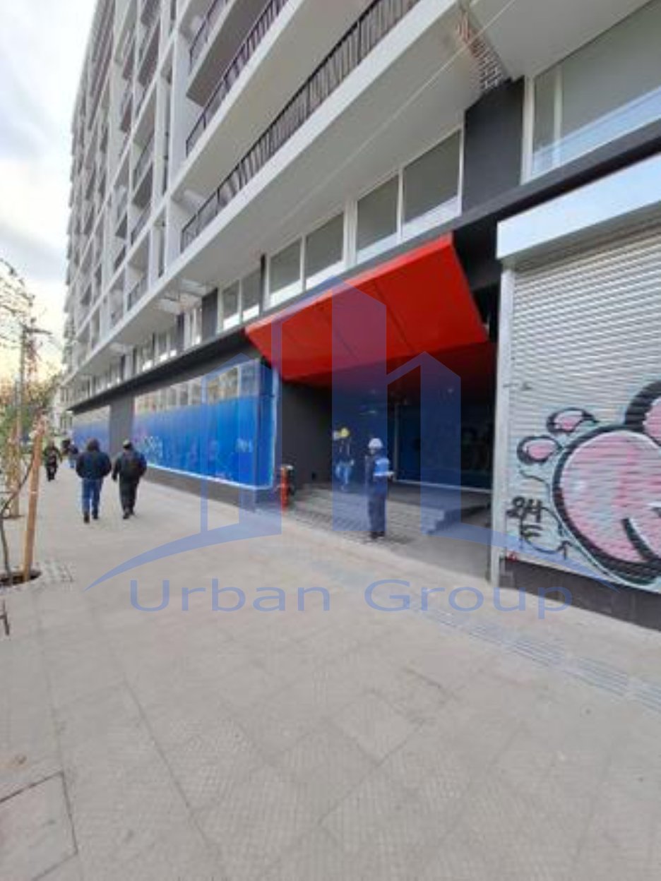 ALTO FLUJO PEATONAL Y VEHICULAR - ZONA COMERCIAL - METRO SANTA ANA